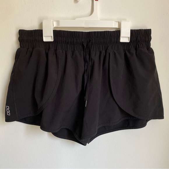 Lorna Jane Mid rise shorts S / M - Picture 1 of 5